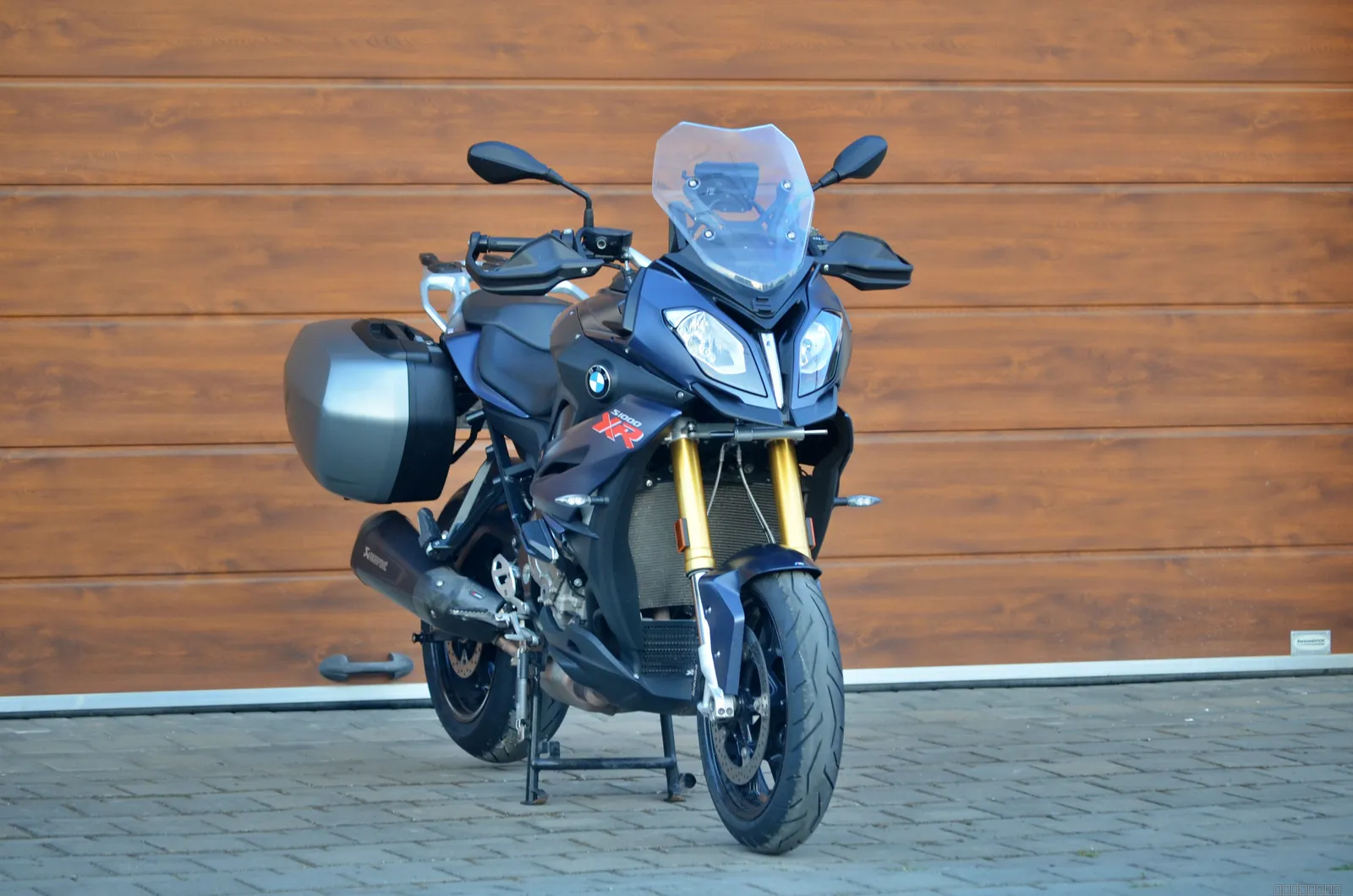 BMW S1000XR